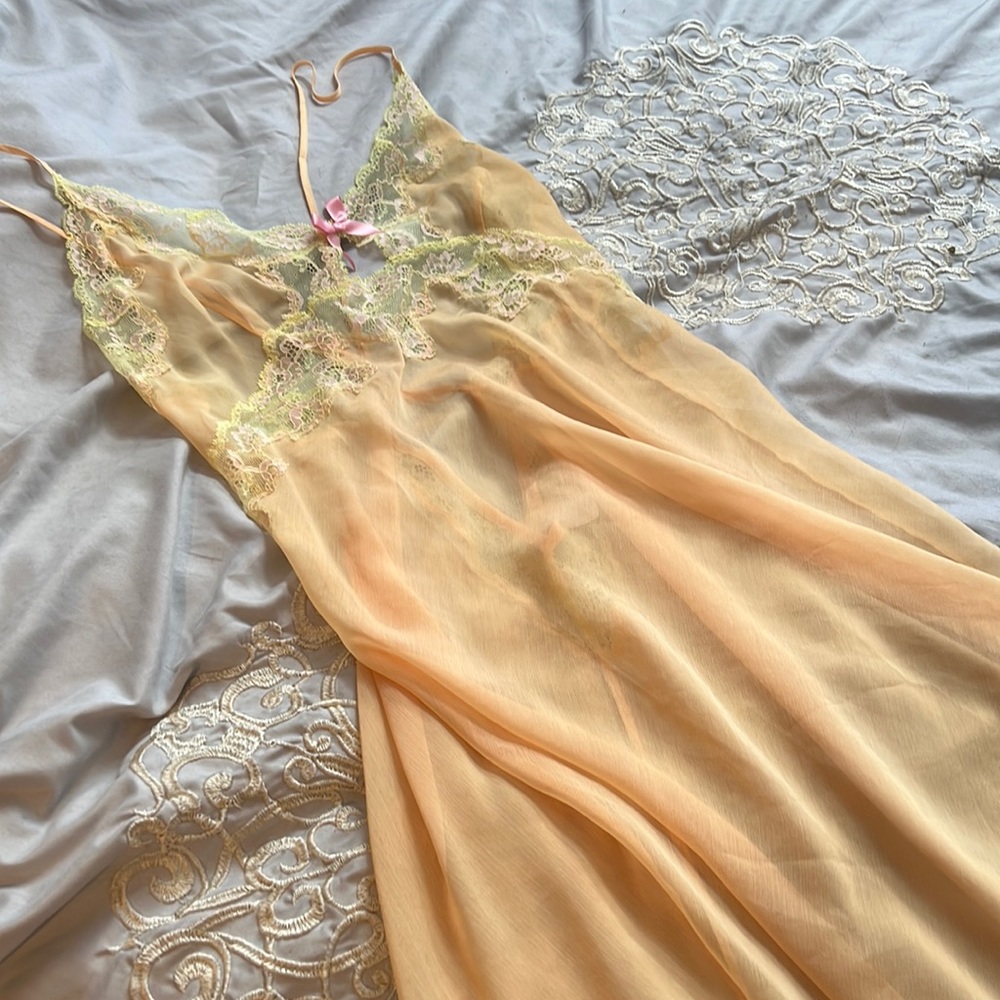 Sexy Victoria's Secret sheer nighty lingerie pink peach large
